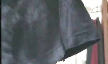 Rubia mamá muestra desnuda coño tetona comiendo polla chupar la polla amigo