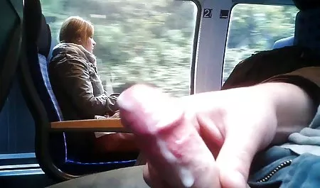 Rojo follando desnuda en la maduras con enormes tetas cama y cubierta