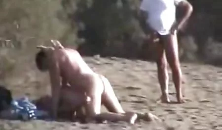 Tina caliente y Anita Bellini maduras con tetas operadas toma a los hombres en el culo