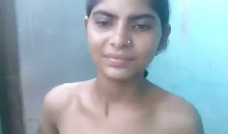 DeCA con el tatuaje chupa la Polla del tío y gordas muy tetonas se traga su esperma