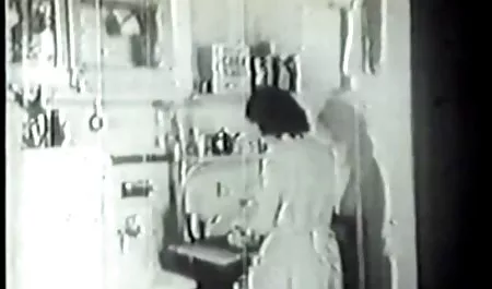 Chica en medias blancas masturbándose hendidura vibrador y parece ser maduras desnudas tetonas grande
