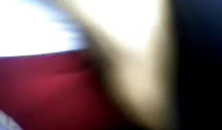 Siri y Brooke Wylde cuarentonas en tetas en un emotivo de la piel