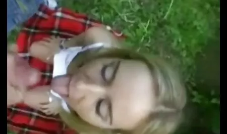 Mujer rusa masturbándose debajo videos maduras tetonas de 50 mallas
