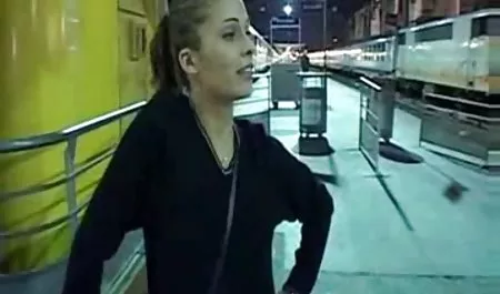 Joven morena con entusiasmo tetas cincuentonas pasado un largo tiempo miembro del cáncer