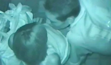 Morena puta toma su camisa de la noche en el cuarto de xvideos maduras tetonas baño, jabón, tratamiento corporal