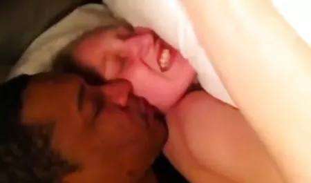 Nacido en Blanco accedió a tener sexo con amante negro tetas de mujeres maduras