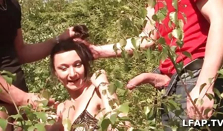 Glamour pezón mujeres tetonas veteranas del océano hace una mamada close up