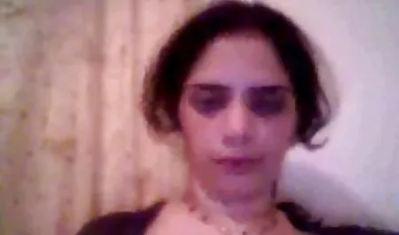 El masajista señoras tetonas xxx comienza en el horizonte y las grandes tetas de damas en una columna de grasa