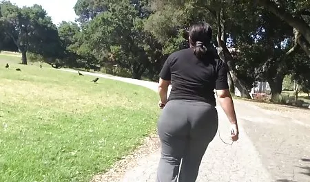 Pelirroja ama de casa con el viejas tetonas y peludas culo grande hace que un hombre de su lengua