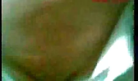 Masajista pulido lengua en el culo negro de los clientes de la dosis en frente de el sexo de videos de maduras tetonas y culonas aceite