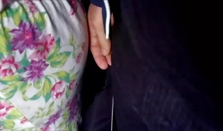 Una morena con dos coletas en la cama Blanca folla cáncer con los chicos. chicas tetonas masturbandose