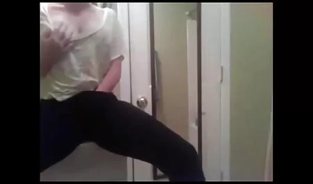Chica joven gran polla maduras lindas tetonas de hombre chupando y se sentó sobre la polla