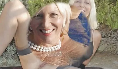 Después del masaje, un hombre muy sensible videos de maduras con tetas grandes para el amigo del pueblo