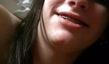Bill maduras tetonas y cachondas Bailey llevó a una habitación de la madre en rojo de lencería y follada