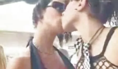 Señora disfrutar de tornillo de un hombre españolas maduras tetonas se sienta grasa