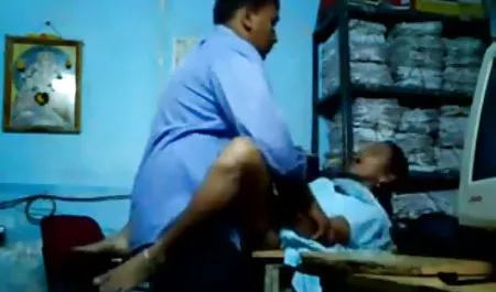 Una pareja de jóvenes de Asia tener sexo en tetonas maduras xxx lencería