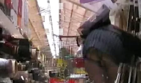 La presión rusa, con maduras tetonas cogiendo su joven novia