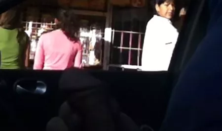 Delgado rubio en el maduras con tetas pequeñas tanque