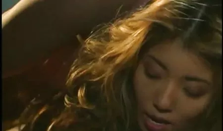 Tatuado puta en maduras tetonas xxxx la rosada bragas tiene un extraño en casting