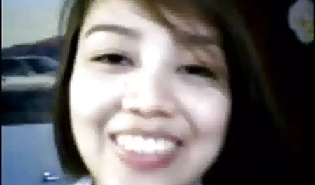 La chica está tetonas maduras hd impulsando en gran juguetes