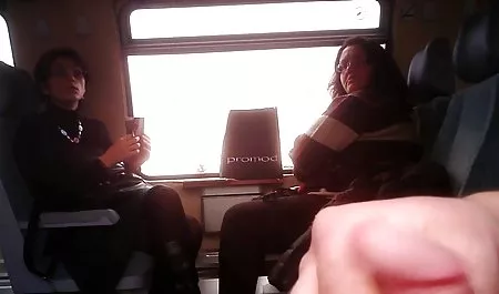 Lesbianas con maduras tetas naturales su novia