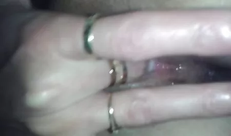 Completa las niñas bragas sacó de maduras nalgonas y chichonas la vagina, y muestra la hendidura en la webcam