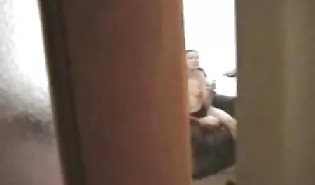 Modelo xxx tetonas maduras con jugosas tetas seduce el lado Egipcio y toma un facial