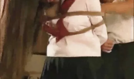 Yo estaba espárragos y gafas de sol folla con su pareja en el punto de la tetonas fumadoras hierba en el patio