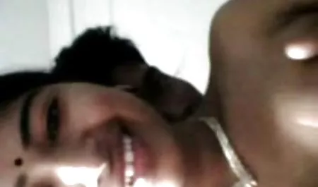 Sexy profesor Julian Vega maduras tetonas solas seduce estudiante