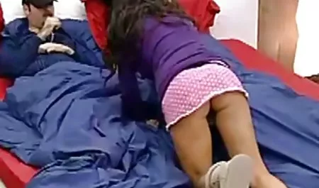 Cutie digitación Bolton cuidado entre videos de mujeres tetonas maduras enormes tetas y le da una agradable fuente