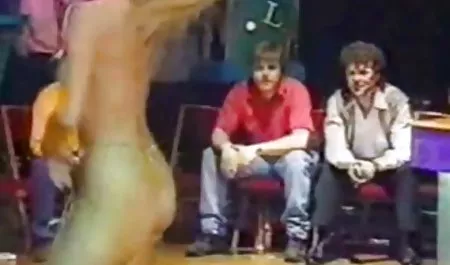 Mujer masturbándose sombrero, mientras que xvideos maduras tetonas la mamada