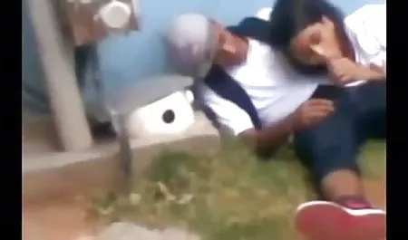 El maduras tetonas con chicos hombre me encanta una mujer con un tatuaje en el pubis y derramó su semen en su cara